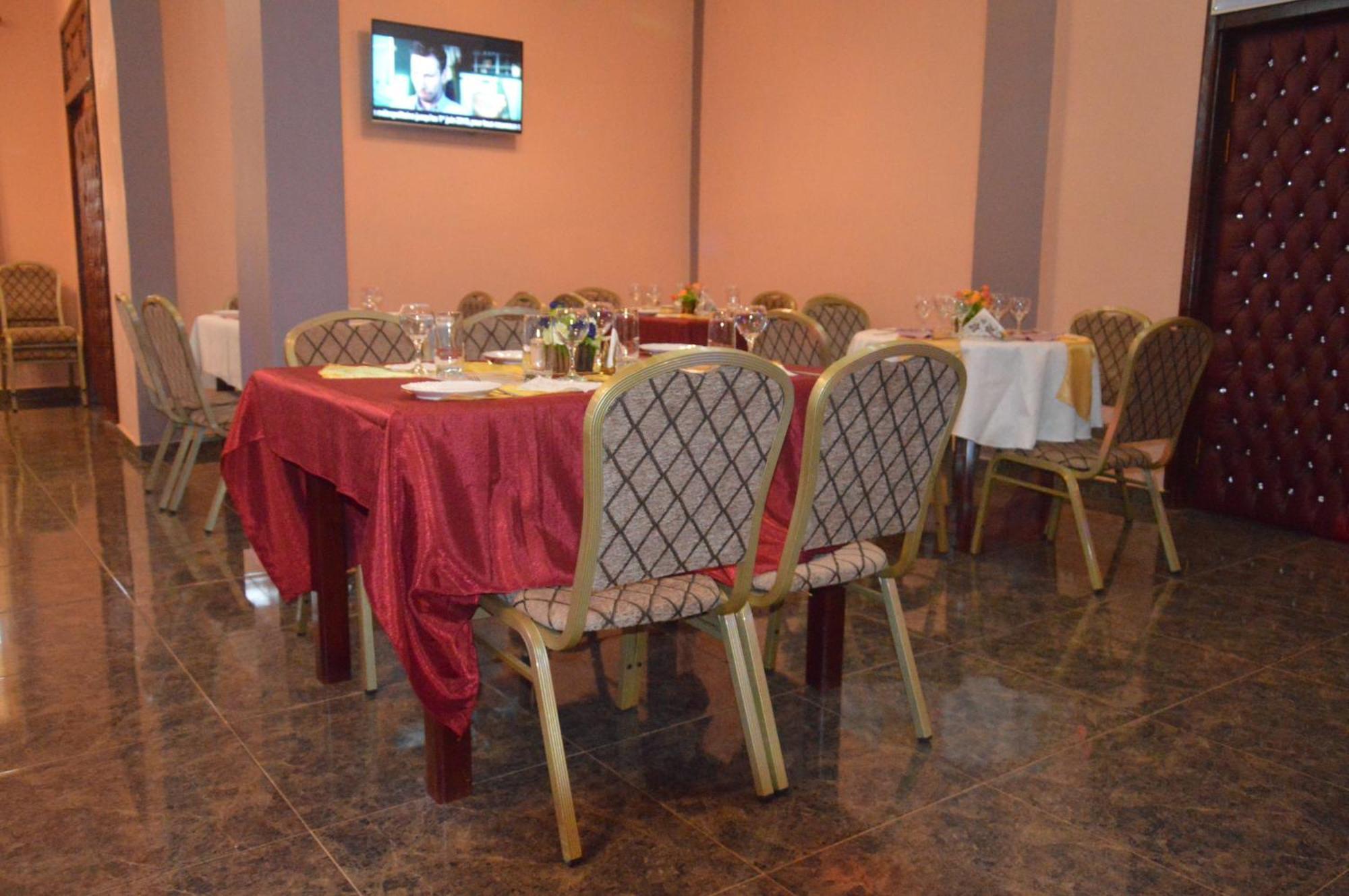 Nikita Hotel Yaoundé Zewnętrze zdjęcie